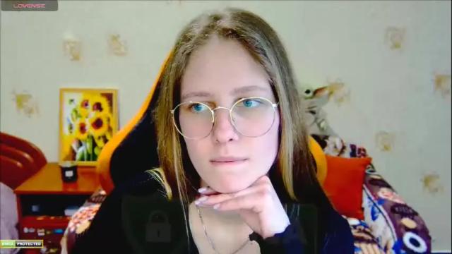 Image 12 of roxie_shy Stream on Chaturbate on 6 months ago