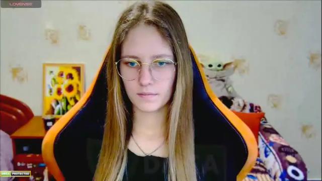 Image 4 of roxie_shy Stream on Chaturbate on 6 months ago