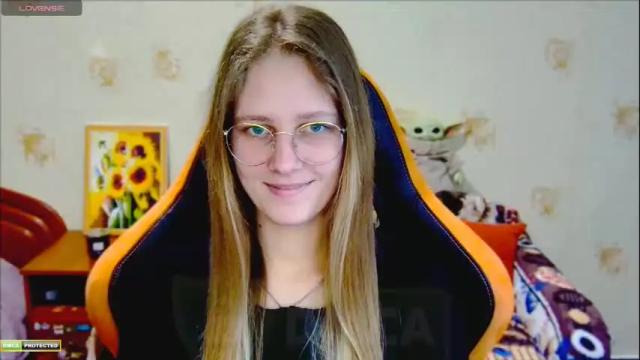Image 7 of roxie_shy Stream on Chaturbate on 6 months ago