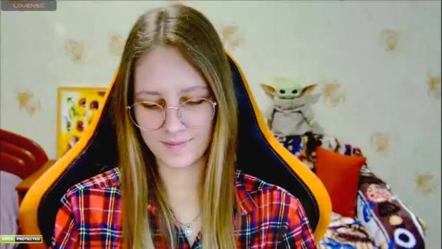 Image 10 of roxie_shy Stream on Chaturbate on 6 months ago