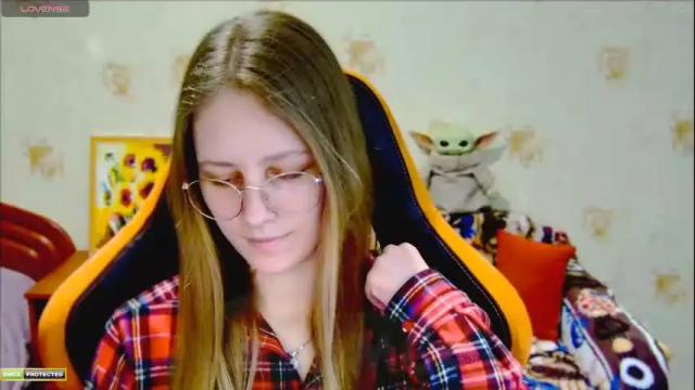 Image 11 of roxie_shy Stream on Chaturbate on 6 months ago