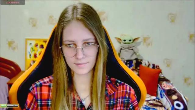 Image 12 of roxie_shy Stream on Chaturbate on 6 months ago