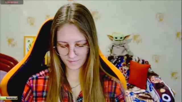 Image 2 of roxie_shy Stream on Chaturbate on 6 months ago