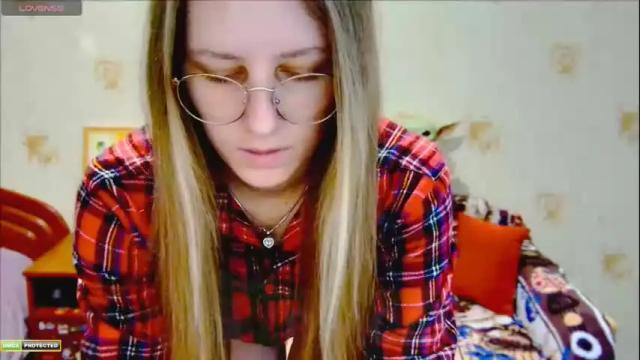 Image 4 of roxie_shy Stream on Chaturbate on 6 months ago