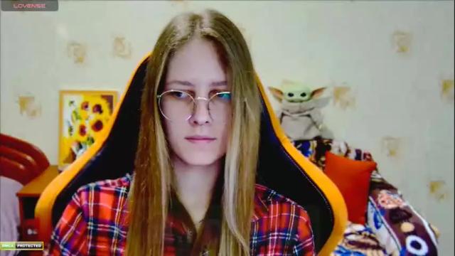 Image 8 of roxie_shy Stream on Chaturbate on 6 months ago