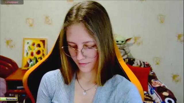 Image 12 of roxie_shy Stream on Chaturbate on 6 months ago