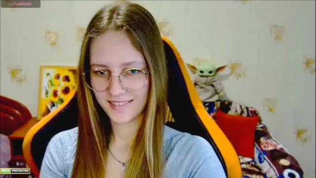 Image 4 of roxie_shy Stream on Chaturbate on 6 months ago