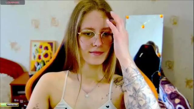 Thumbnail 1, roxie_shy's Stream at Chaturbate, 6 months ago