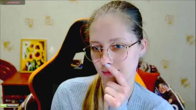 Image 12 of roxie_shy Stream on Chaturbate on 5 months ago