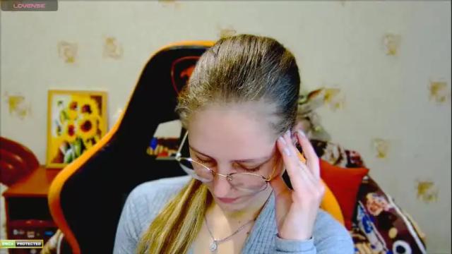 Image 8 of roxie_shy Stream on Chaturbate on 5 months ago