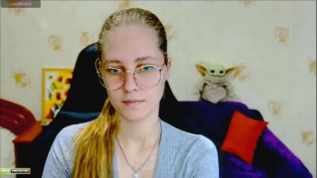Image 7 of roxie_shy Stream on Chaturbate on 5 months ago