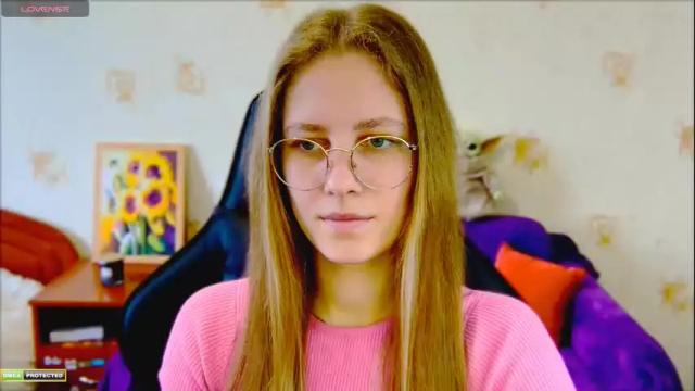 Image 4 of roxie_shy Stream on Chaturbate on 5 months ago