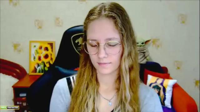 Image 6 of roxie_shy Stream on Chaturbate on 4 months ago