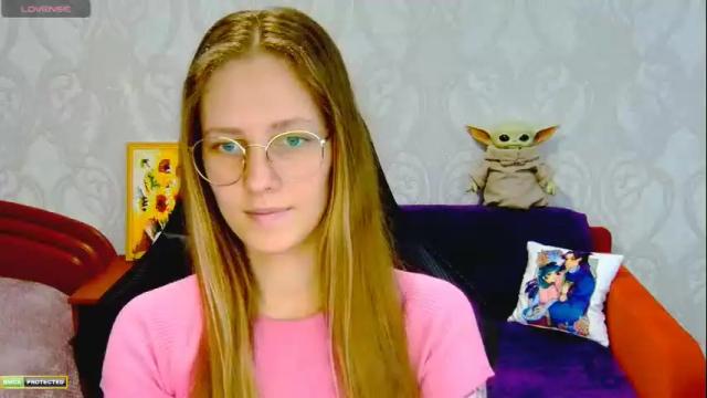 Image 3 of roxie_shy Stream on Chaturbate on 4 months ago