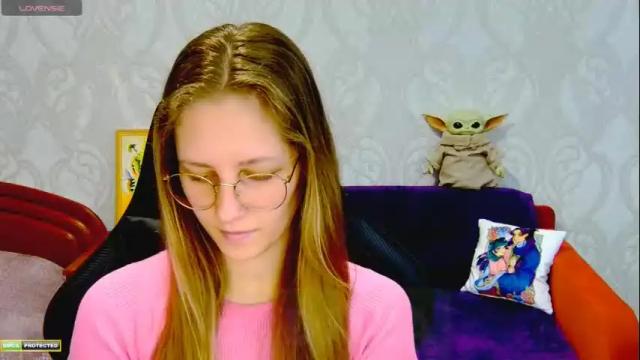 Image 4 of roxie_shy Stream on Chaturbate on 4 months ago