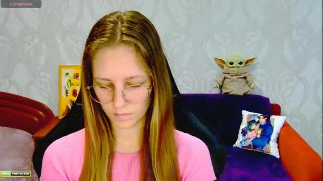 Image 8 of roxie_shy Stream on Chaturbate on 4 months ago