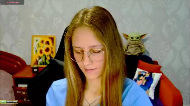 Image 12 of roxie_shy Stream on Chaturbate on 4 months ago