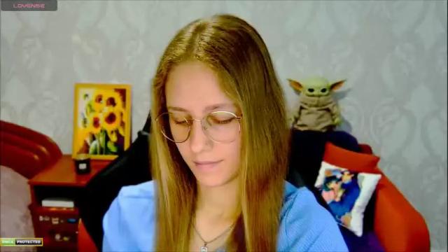 Image 6 of roxie_shy Stream on Chaturbate on 4 months ago