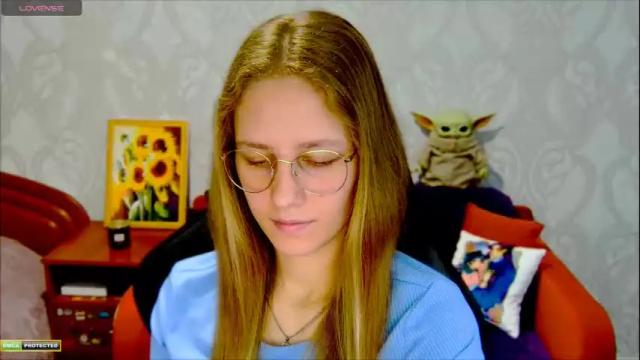 Image 7 of roxie_shy Stream on Chaturbate on 4 months ago