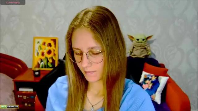 Image 8 of roxie_shy Stream on Chaturbate on 4 months ago
