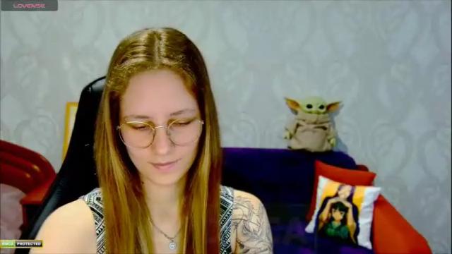 Image 2 of roxie_shy Stream on Chaturbate on 4 months ago