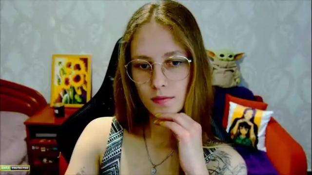 Image 10 of roxie_shy Stream on Chaturbate on 3 months ago