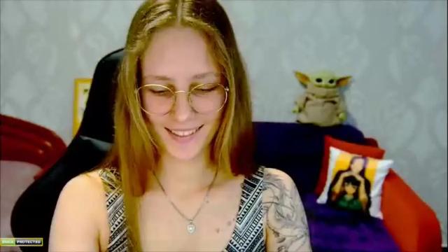 Image 11 of roxie_shy Stream on Chaturbate on 3 months ago