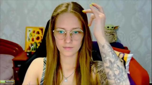 Image 2 of roxie_shy Stream on Chaturbate on 3 months ago