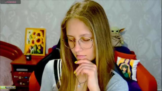 Image 11 of roxie_shy Stream on Chaturbate on 3 months ago
