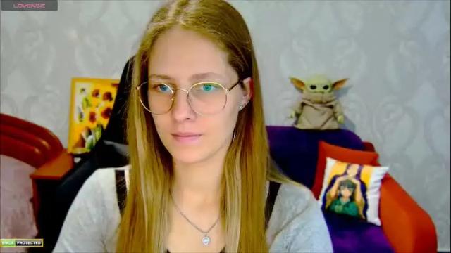 Image 4 of roxie_shy Stream on Chaturbate on 3 months ago
