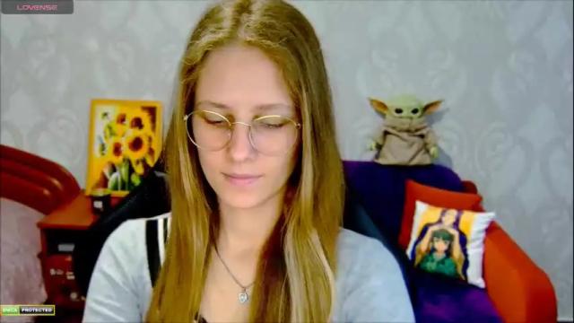 Image 8 of roxie_shy Stream on Chaturbate on 3 months ago