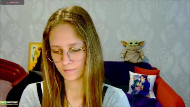 Image 6 of roxie_shy Stream on Chaturbate on 3 months ago
