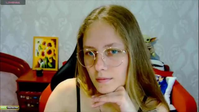 Image 11 of roxie_shy Stream on Chaturbate on 3 months ago