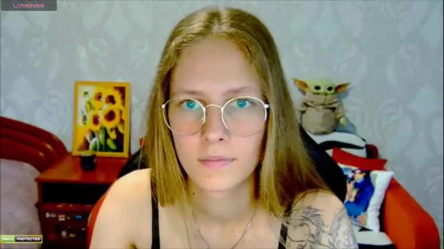 Image 12 of roxie_shy Stream on Chaturbate on 3 months ago