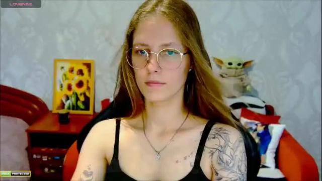Image 7 of roxie_shy Stream on Chaturbate on 3 months ago