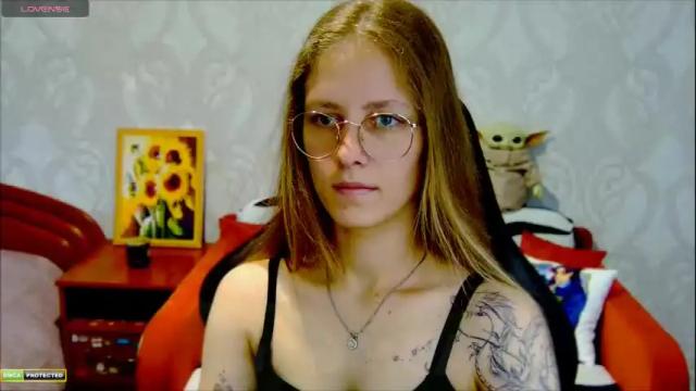 Image 8 of roxie_shy Stream on Chaturbate on 3 months ago