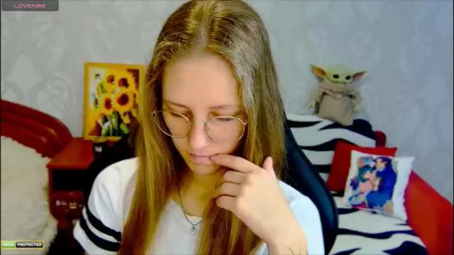 Image 2 of roxie_shy Stream on Chaturbate on 2 months ago