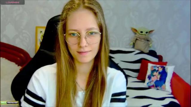 Image 7 of roxie_shy Stream on Chaturbate on 2 months ago