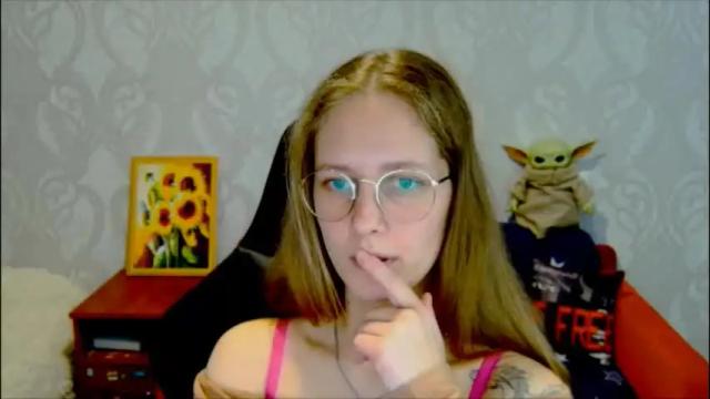 Image 12 of roxie_shy Stream on Chaturbate on 1 month ago