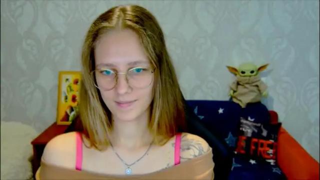 Image 7 of roxie_shy Stream on Chaturbate on 1 month ago