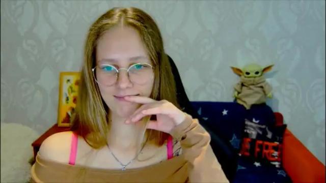Image 8 of roxie_shy Stream on Chaturbate on 1 month ago
