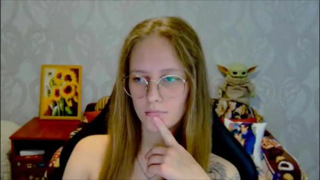 Image 2 of roxie_shy Stream on Chaturbate on 1 month ago