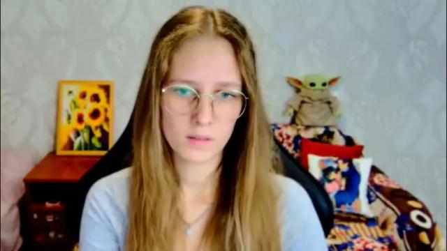 Image 12 of roxie_shy Stream on Chaturbate on 22 days ago
