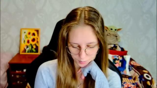 Image 2 of roxie_shy Stream on Chaturbate on 22 days ago