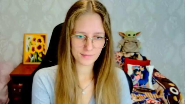 Image 7 of roxie_shy Stream on Chaturbate on 22 days ago