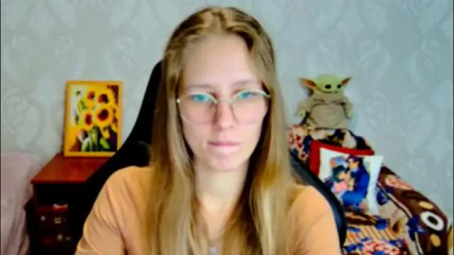 Image 12 of roxie_shy Stream on Chaturbate on 21 days ago