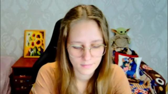 Image 6 of roxie_shy Stream on Chaturbate on 21 days ago
