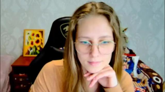 Image 7 of roxie_shy Stream on Chaturbate on 21 days ago
