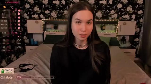 Image 3 of roxiemils Stream on Chaturbate on 17 months ago