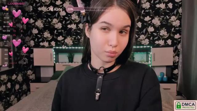 Image 7 of roxiemils Stream on Chaturbate on 17 months ago